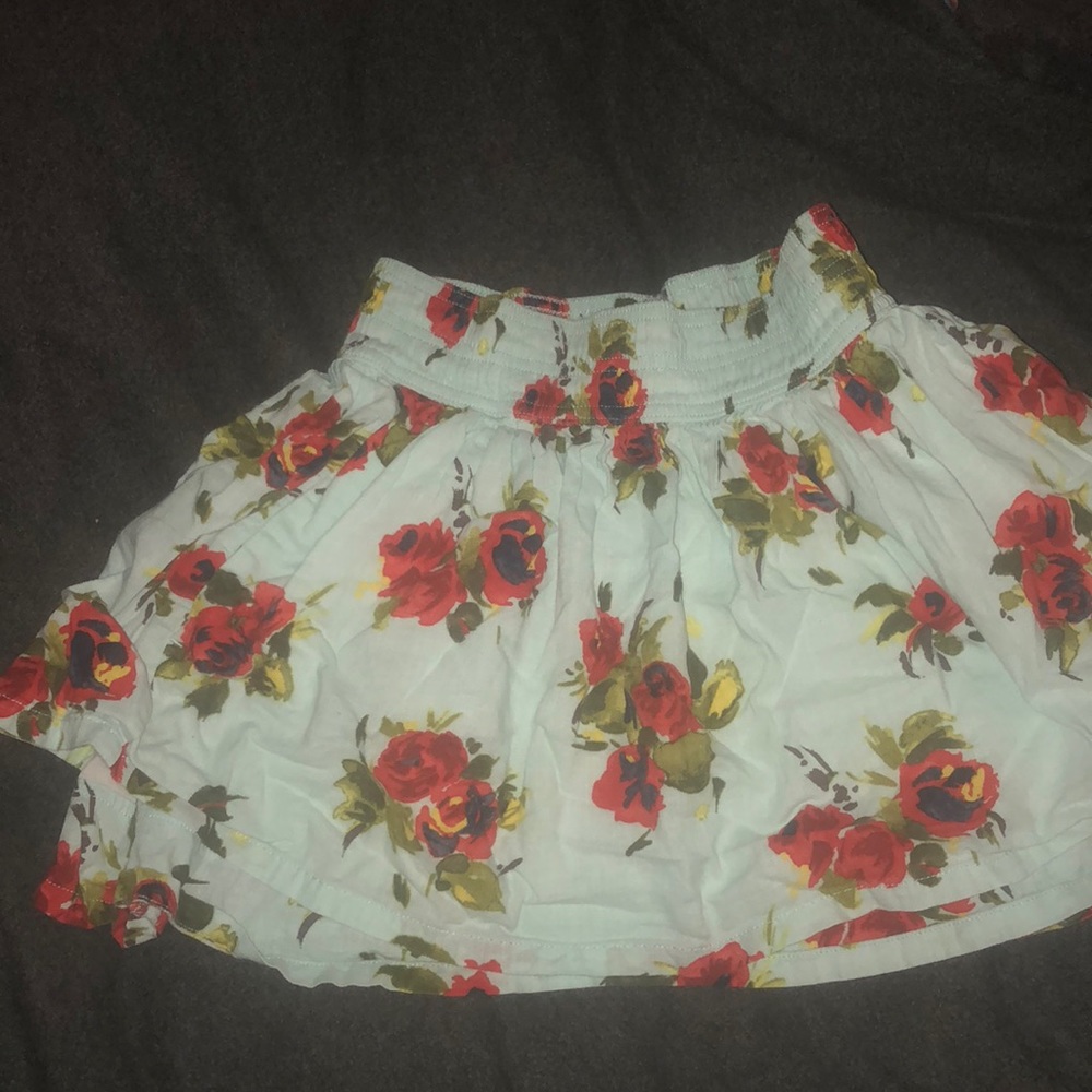 Hollister floral skirt!